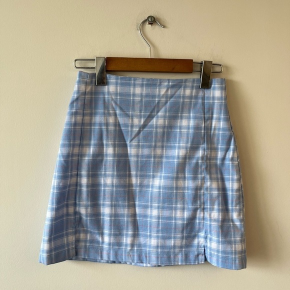 Brandy Melville Plaid Mini Skirt- Blue and White - Picture 2 of 9